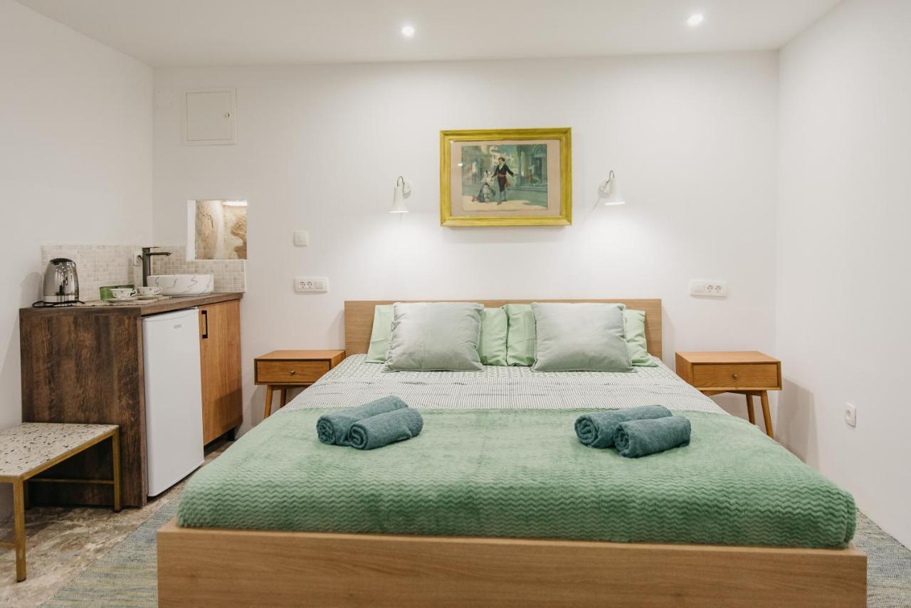 Apartman Ni Na Na Na