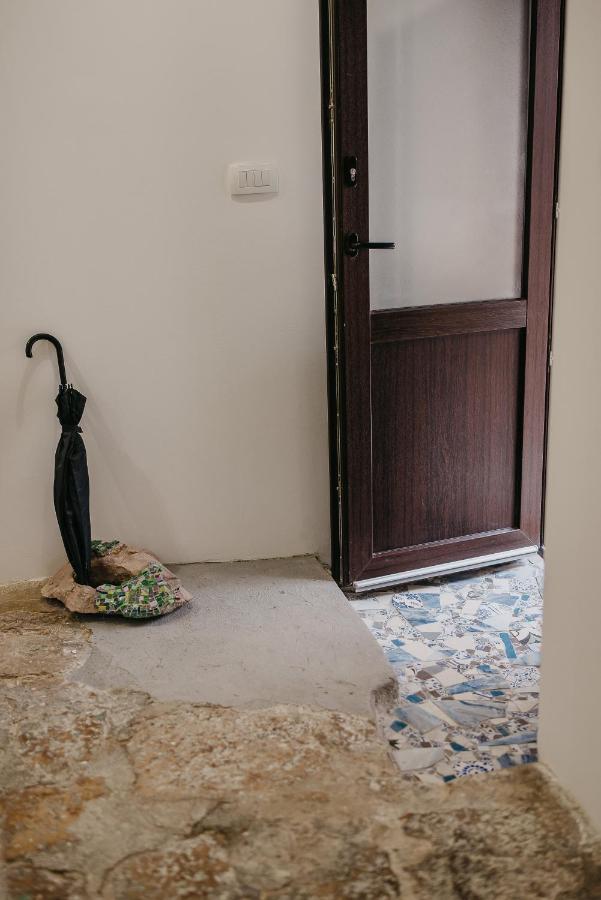 Apartman Ni Na Na Na